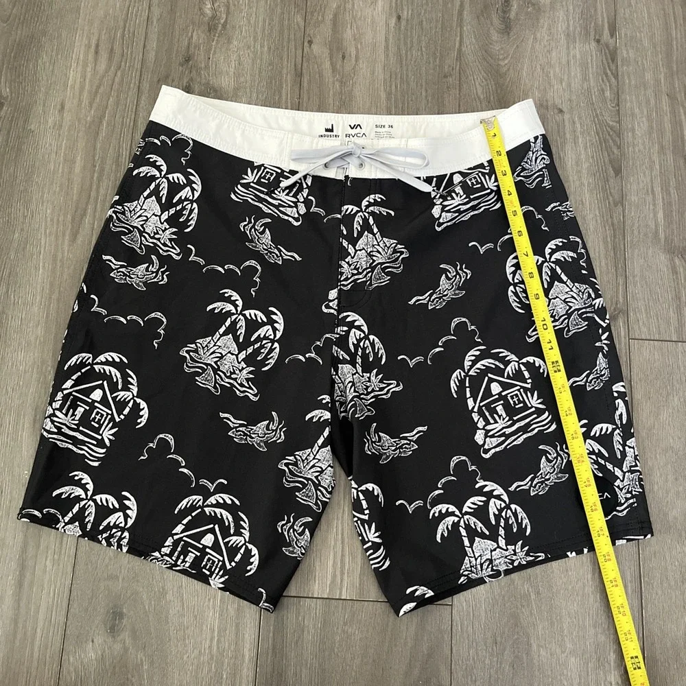 RVCA Boardshorts Mens Sz 36 Black White Island Graphic